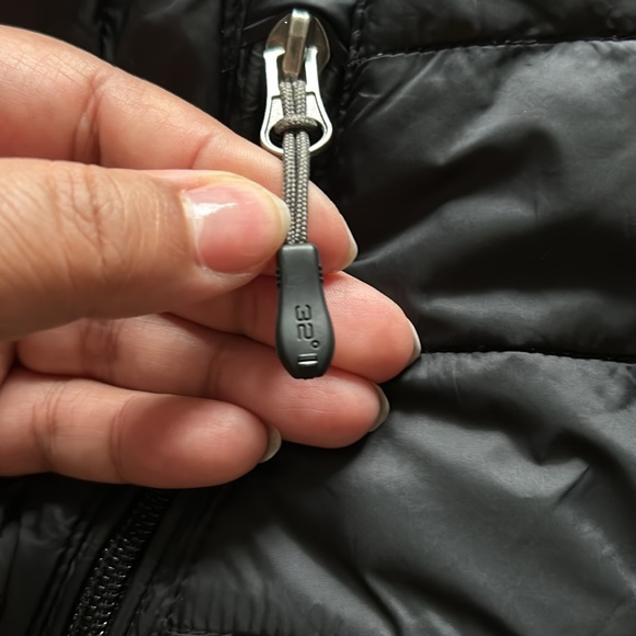 32 Degrees | Womens Ultra Light Puffer Jacket w/ Faux Fur Lined Hood - Size L/XL - Picture 10 of 15